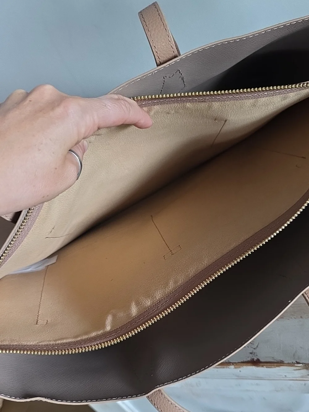 Quince Italian Leather Triple Compartment Shopper Tote In Cappuccino